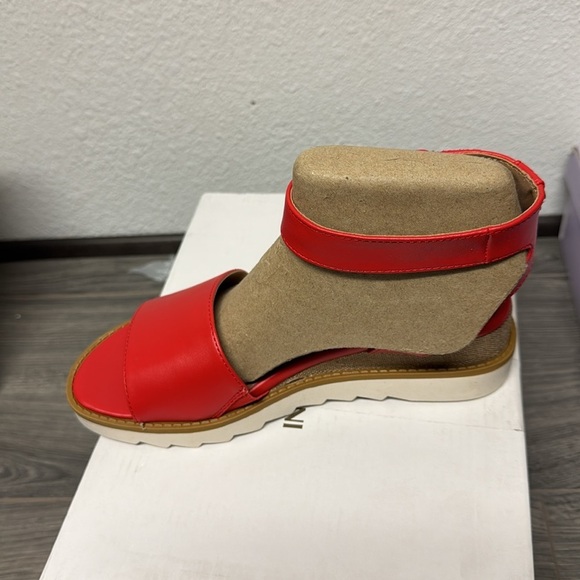 Giani Bernini Women's Constancia Memory Foam Ankle Strap Wedge Sandals - Picture 7 of 7